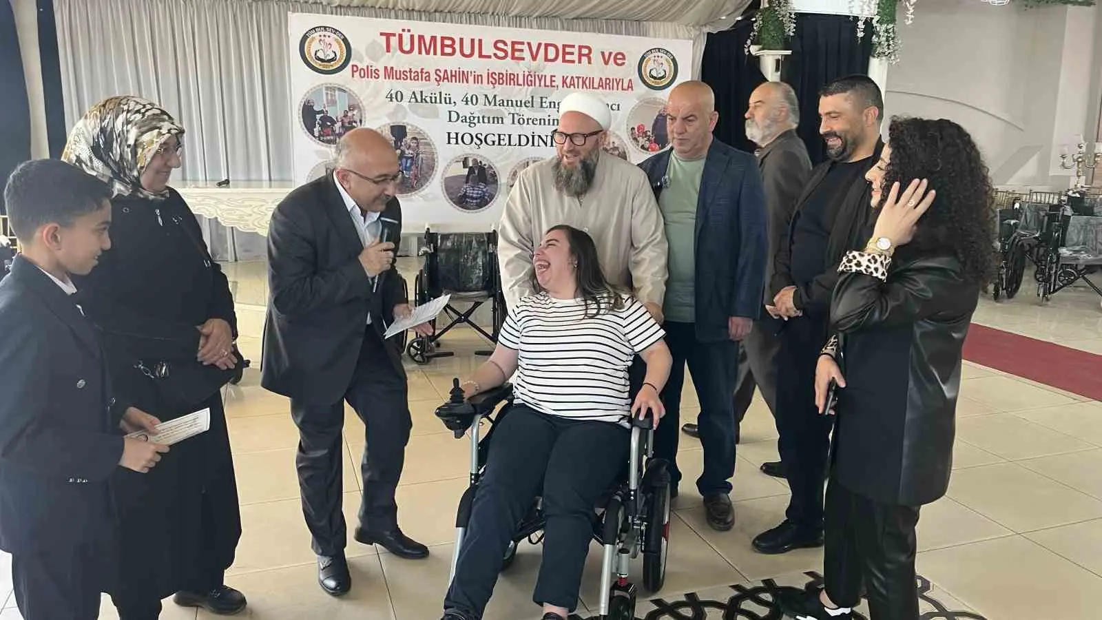 Bursa’da düzenlenen engelli aracı dağıtım töreninde duygu dolu anlar yaşandı.