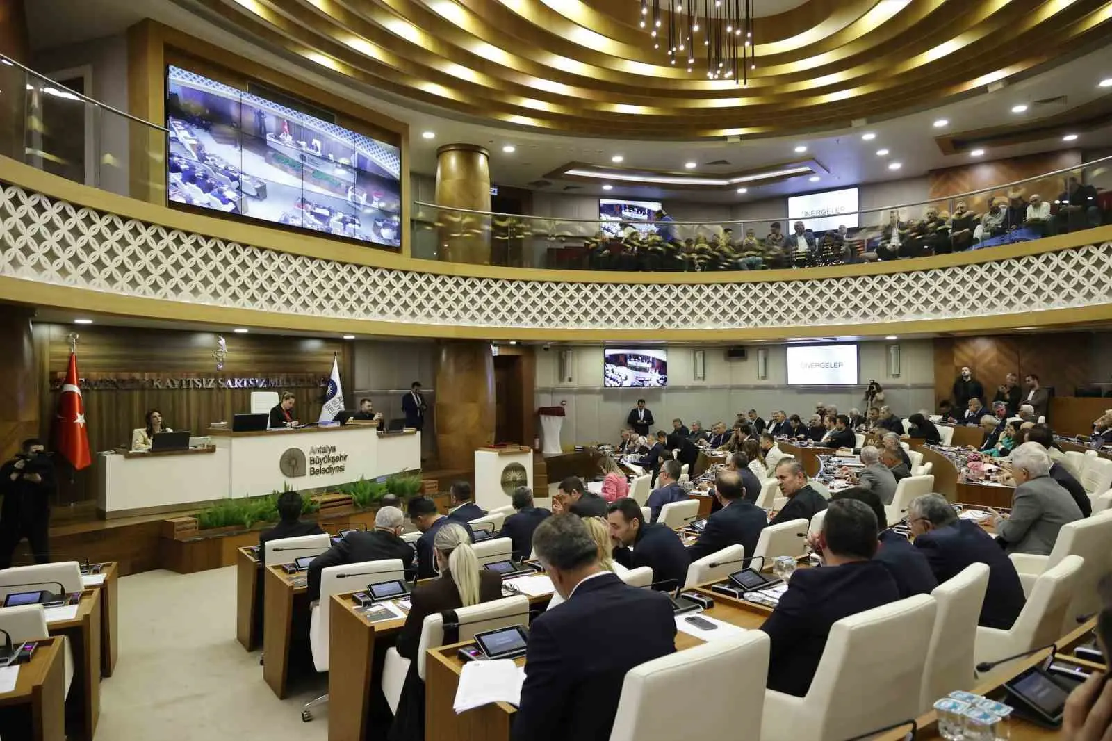 Büyükşehir Belediye Başkan Vekili Büşra Özdemir başkanlığında yapılan Antalya Büyükşehir