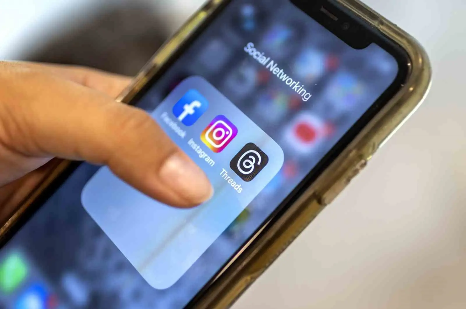 Avrupa Komisyonu, Facebook ve Instagram’ın sahibi olan çatı şirket Meta’nın