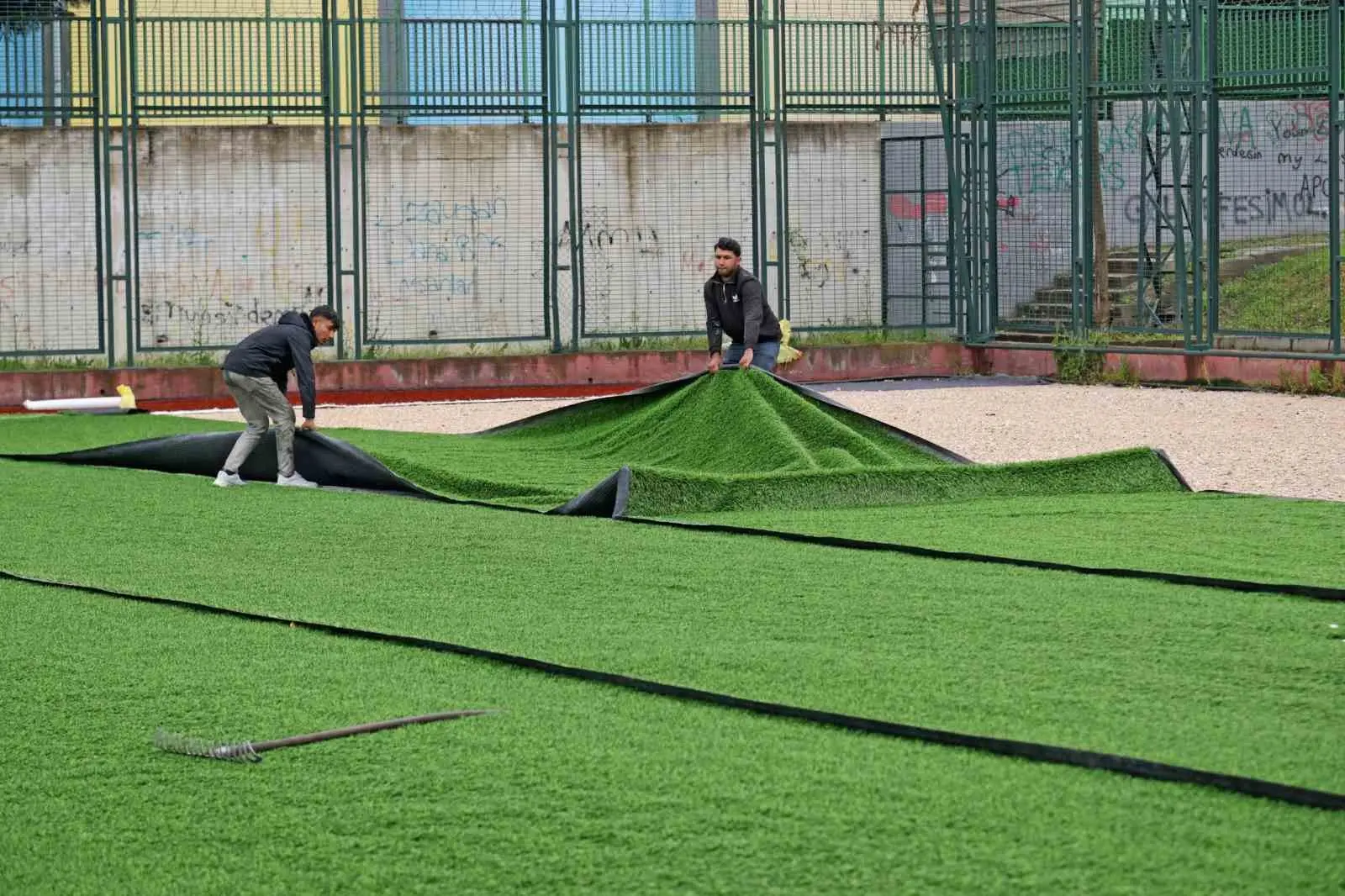 Bursa’da gençleri sporla daha fazla buluşturmak için yatırımlarını sürdüren Bursa