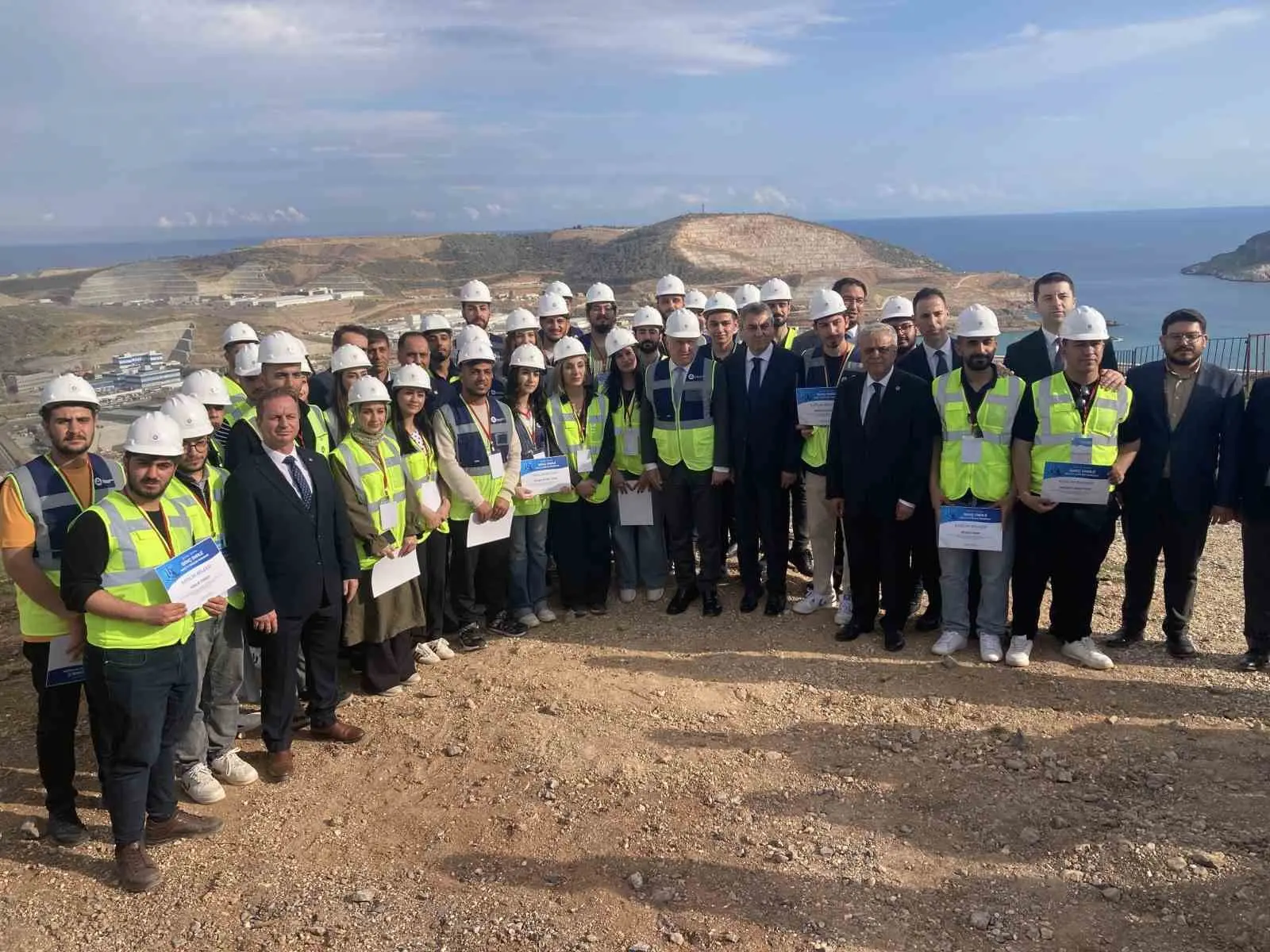 Mersin’de yapımı süren Akkuyu Nükleer Güç Santrali’ni (NGS) mühendis adaylarıyla
