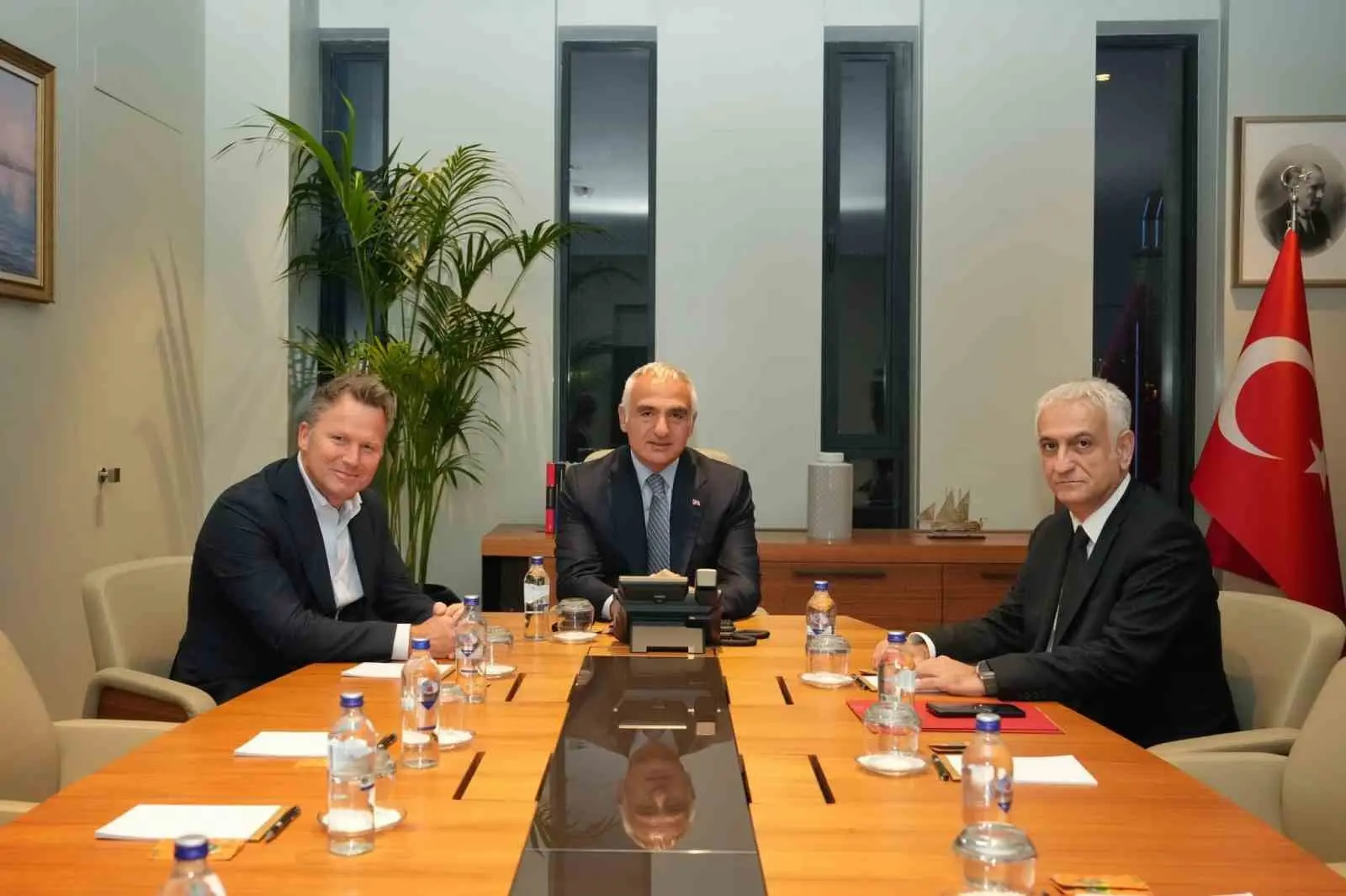 Kültür ve Turizm Bakanı Mehmet Nuri Ersoy, Avrupa’nın önde gelen