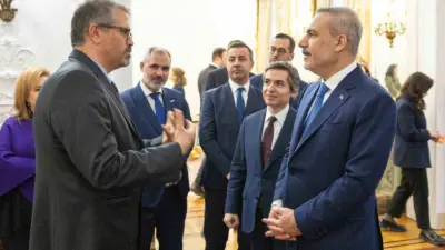 Dışişleri Bakanı Hakan Fidan, Birleşik Krallık’ta yaşayan Türk vatandaşları ve