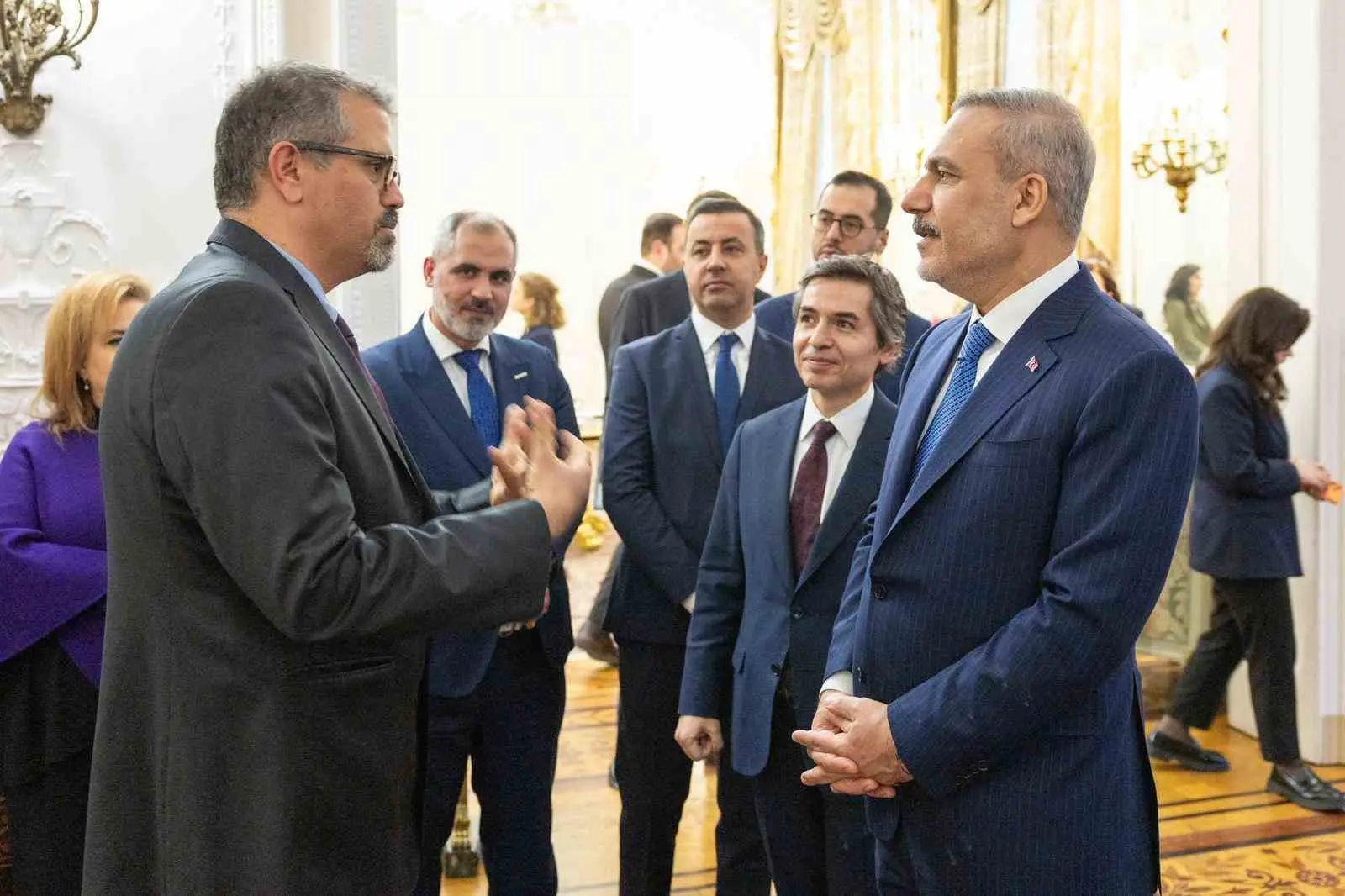Dışişleri Bakanı Hakan Fidan, Birleşik Krallık’ta yaşayan Türk vatandaşları ve