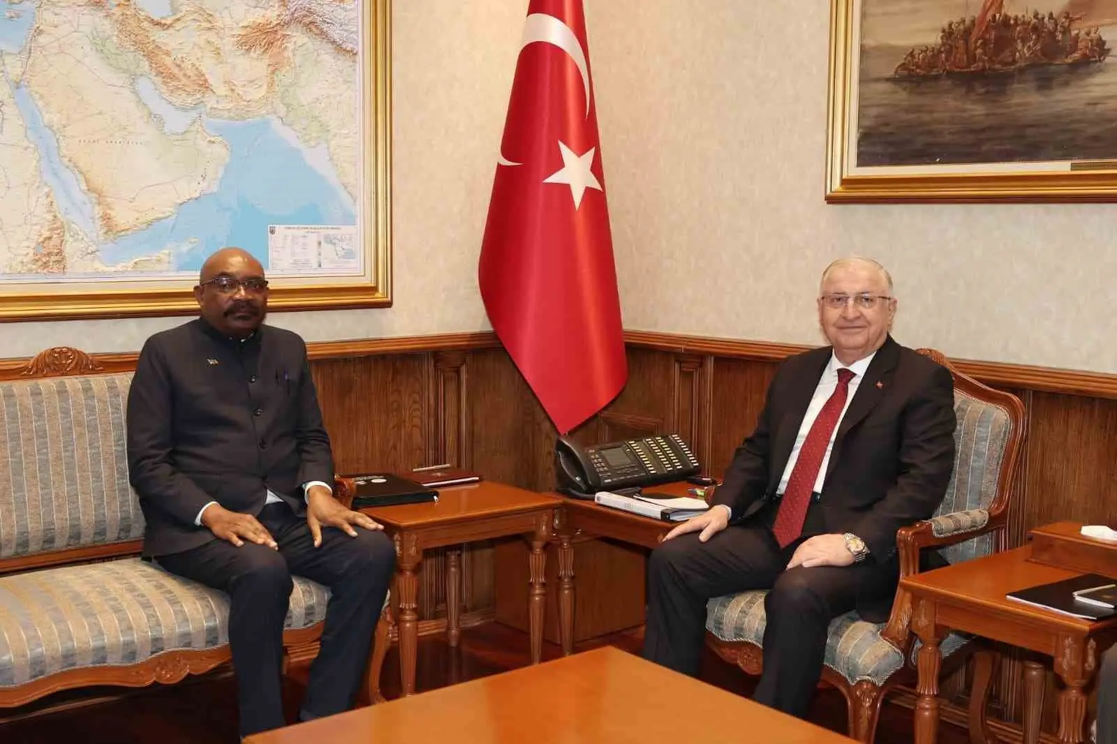 Milli Savunma Bakanı Yaşar Güler, Zambiya Savunma Bakanı Ambrose Lwiji