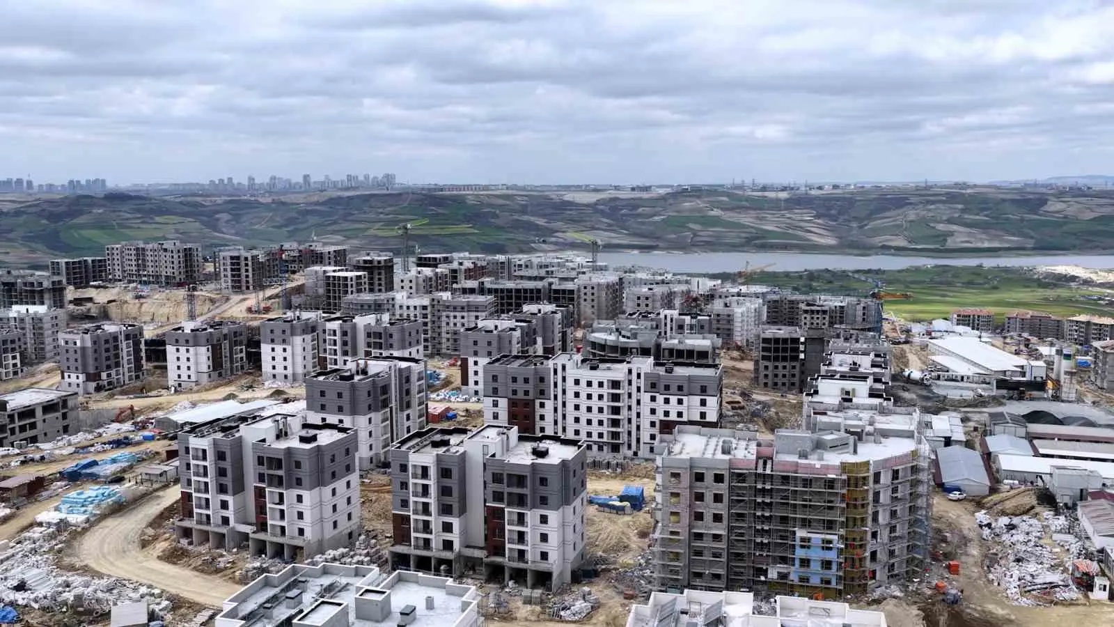 Çevre, Şehircilik ve İklim Değişikliği Bakanı Murat Kurum, İlk Evim-250