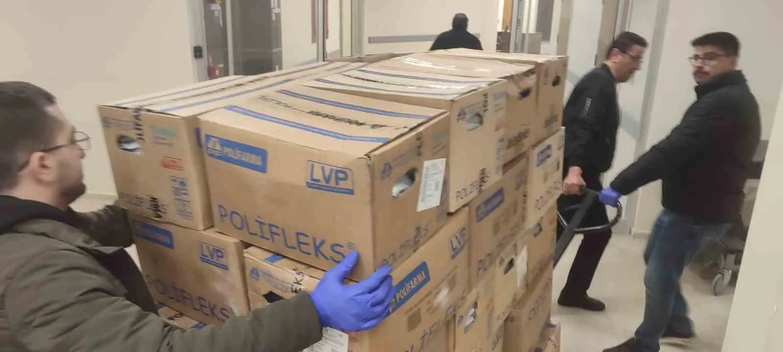 Sağlık Bakanı Kemal Memişoğlu, “Tıbbi malzeme ve cihazlarla yüklü yardım