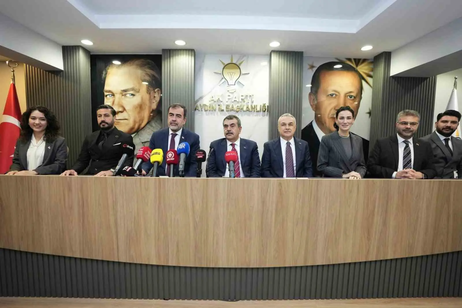 Aydın’da konuşan Milli Eğitim Bakanı Yusuf Tekin, “Eleştirilerin rasyonel bir