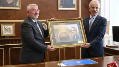 Ulaştırma ve Altyapı Bakanı Abdulkadir Uraloğlu, Çorum’da bir dizi ziyaretlerde