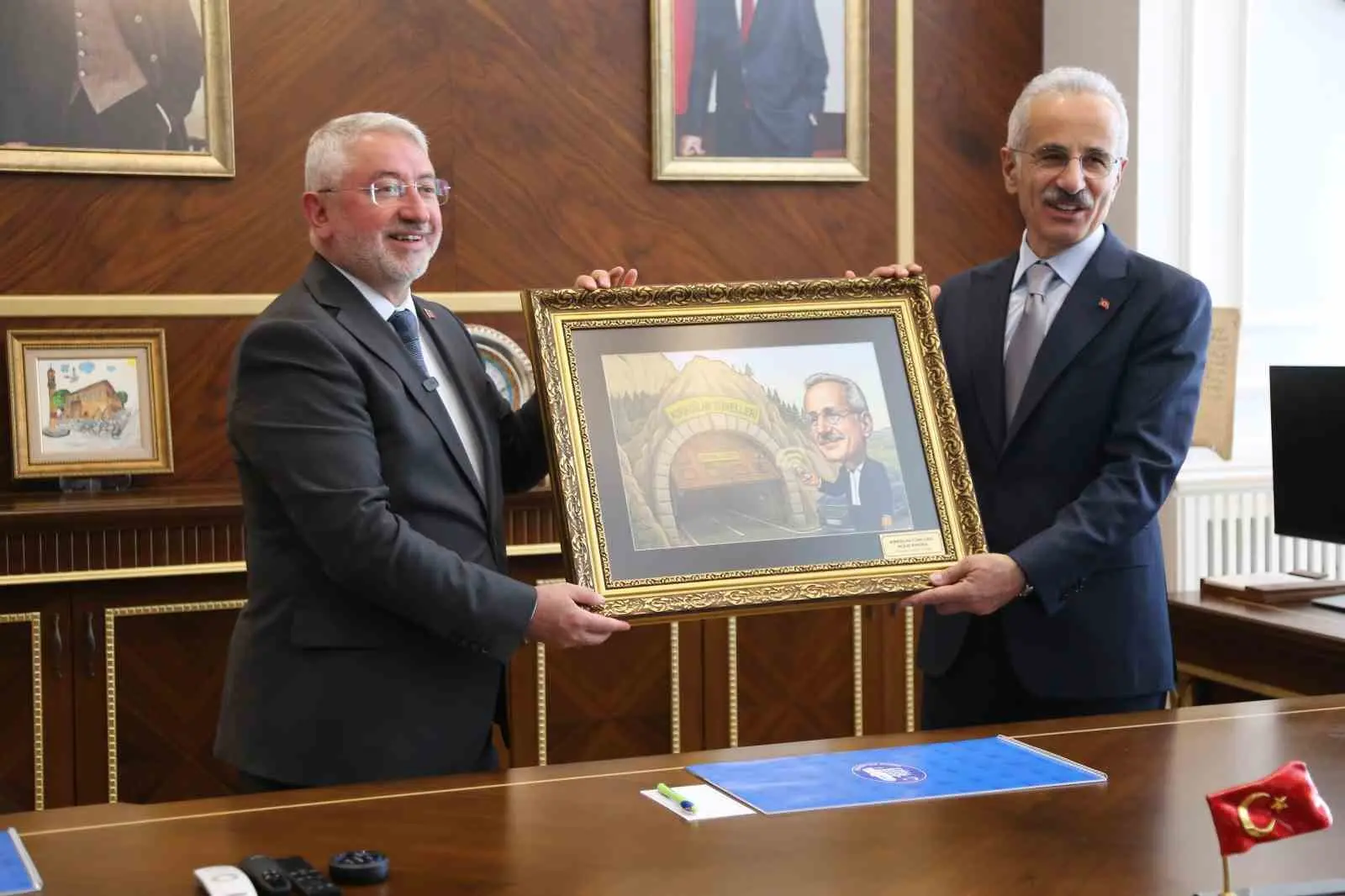 Ulaştırma ve Altyapı Bakanı Abdulkadir Uraloğlu, Çorum’da bir dizi ziyaretlerde