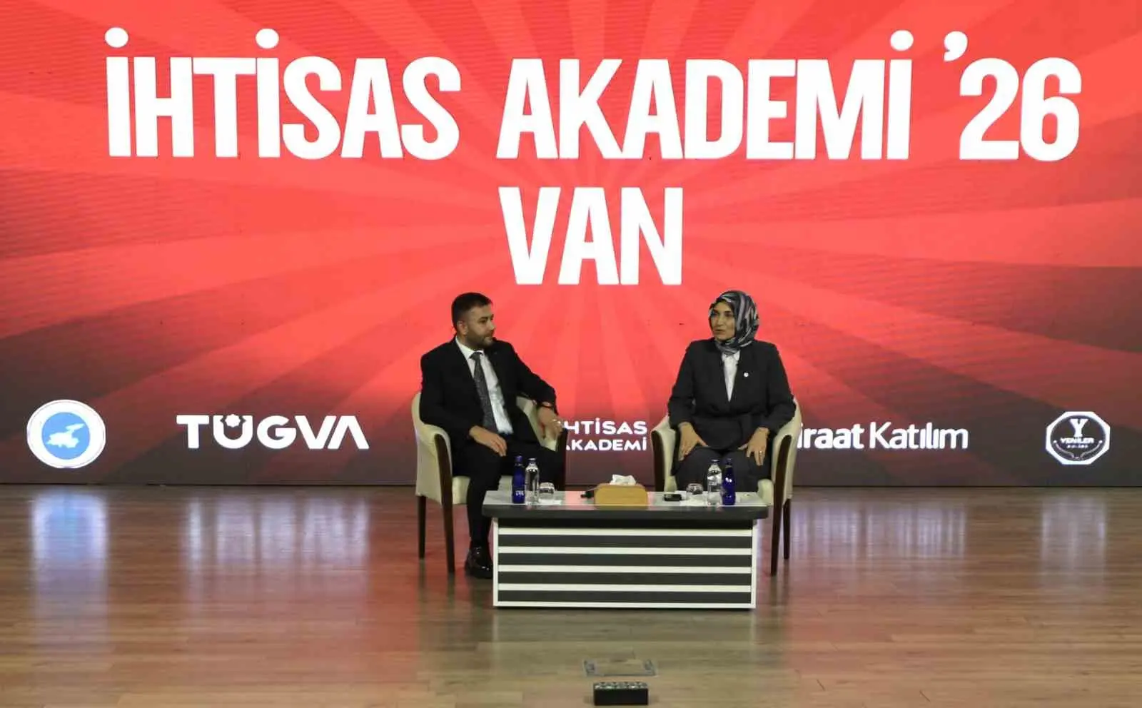İçişleri Bakan Yardımcısı Doç. Dr. Kübra Güran Yiğitbaşı, kadın valilerin