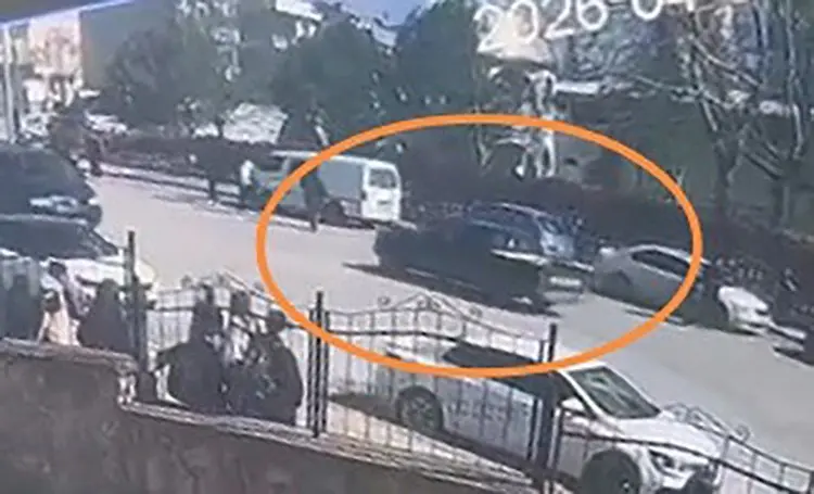 Bursa’nın İnegöl ilçesinde, apartmanın 1. kat balkonundan düşen 3 yaşındaki