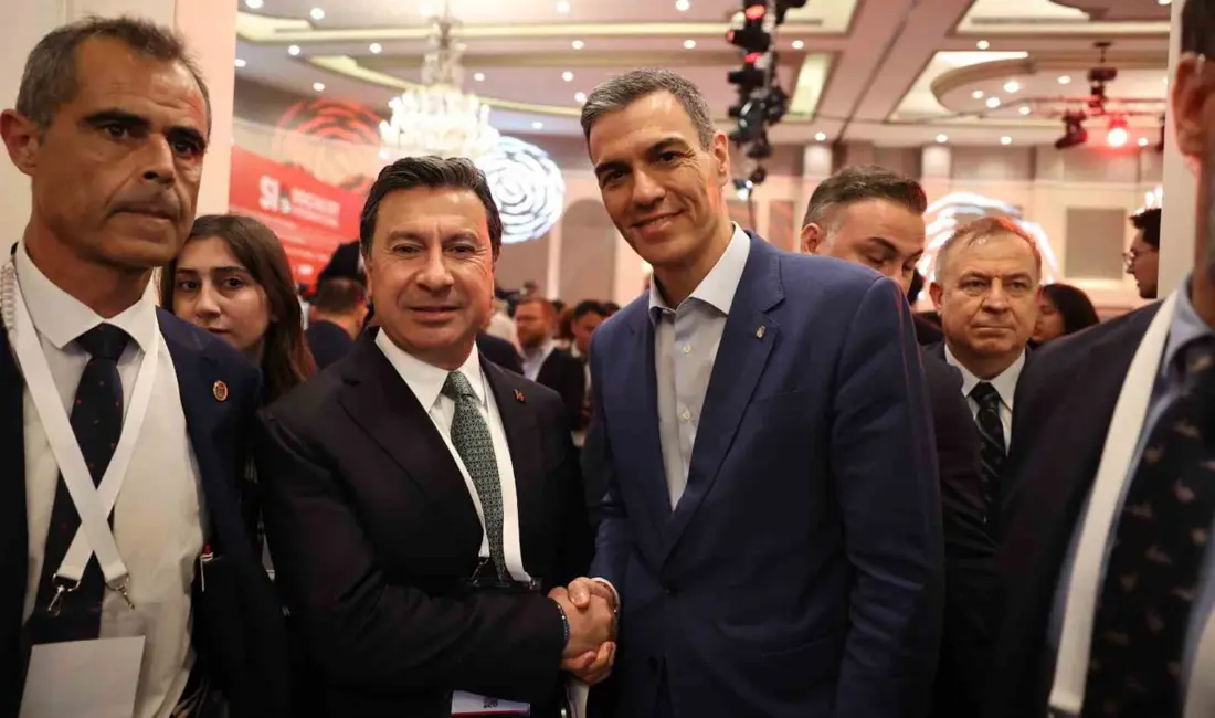 Muğla Büyükşehir Belediye Başkanı Ahmet Aras, yerel yönetimlerin demokrasi üzerindeki