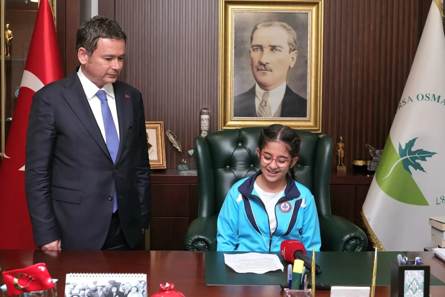 Osmangazi Belediye Başkanı Erkan Aydın, geleceğin teminatı olan çocuklara verdiği