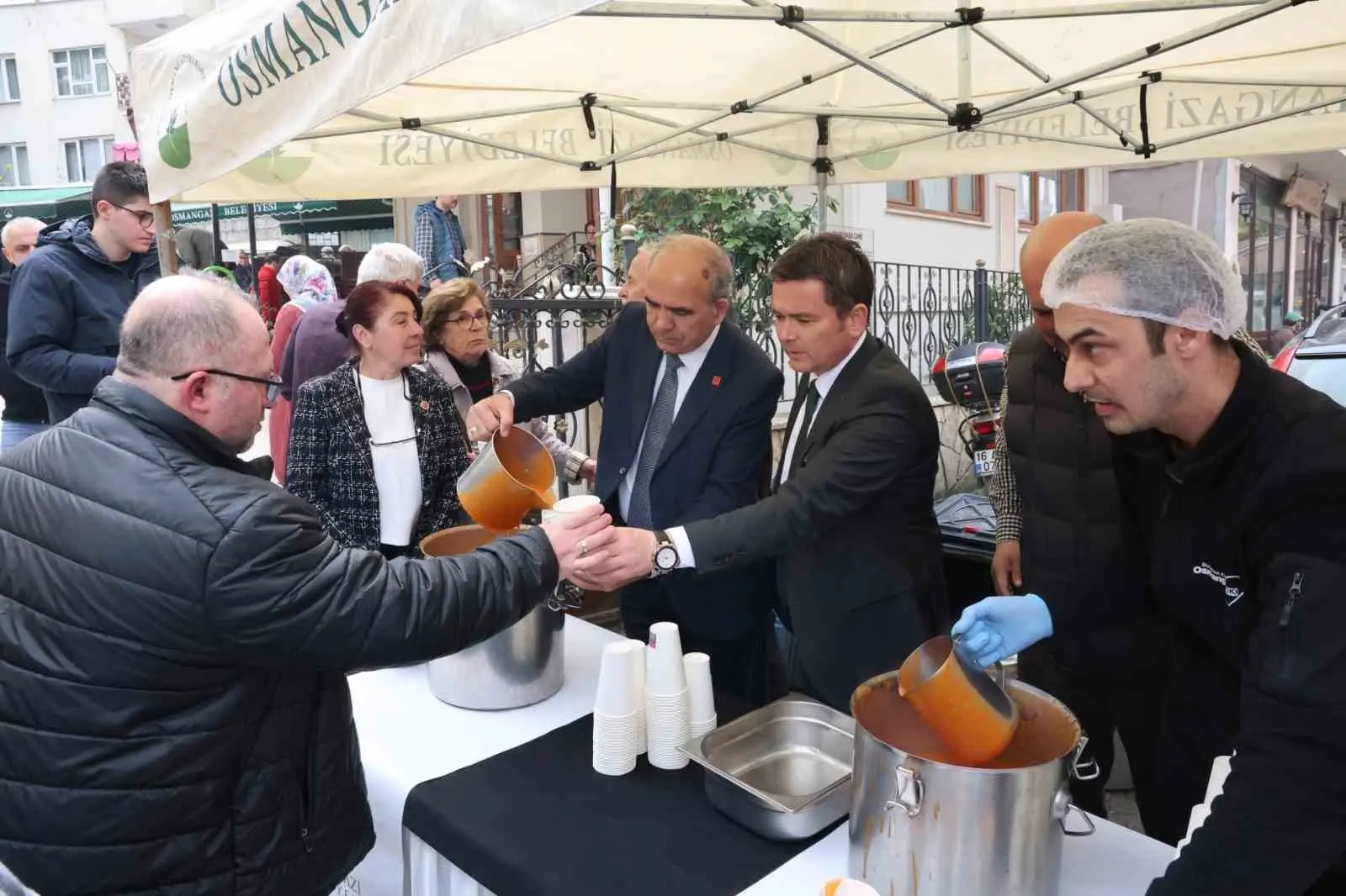 Osmangazi Belediye Başkanı Erkan Aydın, her hafta gerçekleştirdiği mahalle ziyaretleri