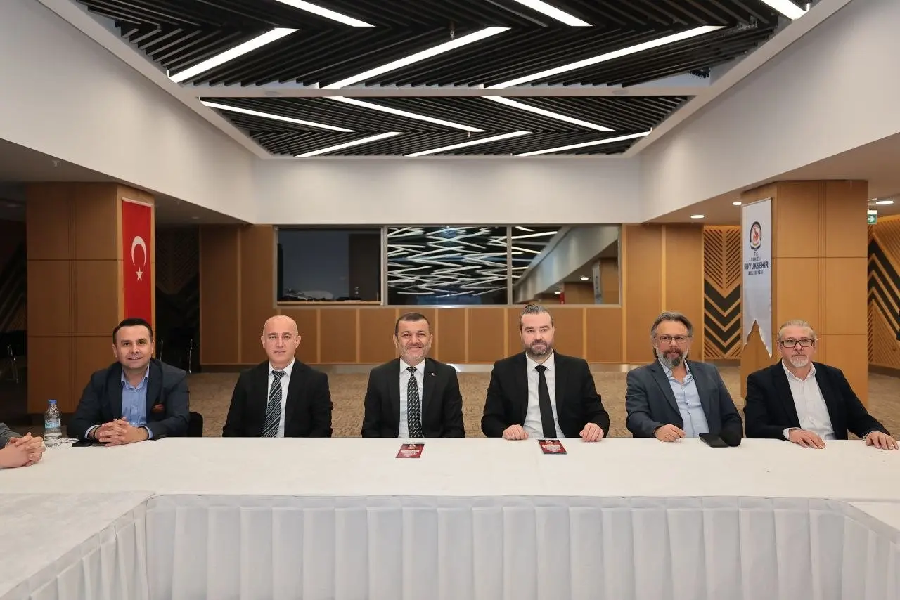 Denizli Büyükşehir Belediye Başkanı Bülent Nuri Çavuşoğlu, kentte görev yapan