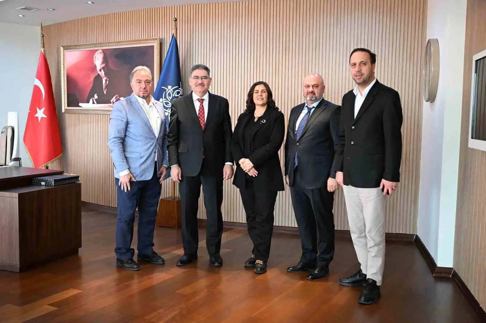 Aydın Büyükşehir Belediye Başkanı Özlem Çerçioğlu’na; AK Parti MKYK Üyesi