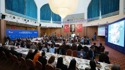 Yüreğir Belediye Başkanı Ali Demirçalı, göreve başladığı ilk dönemde yalnızca