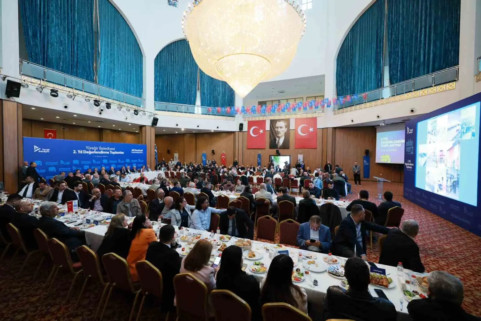 Yüreğir Belediye Başkanı Ali Demirçalı, göreve başladığı ilk dönemde yalnızca