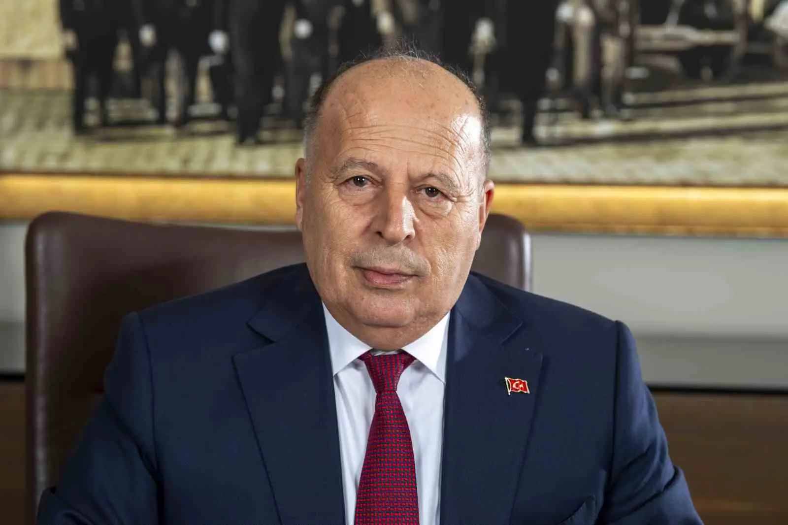 Rüşvet ve imar usulsüzlüğü suçlamalarıyla yargılandığı davada 5 yıl 3