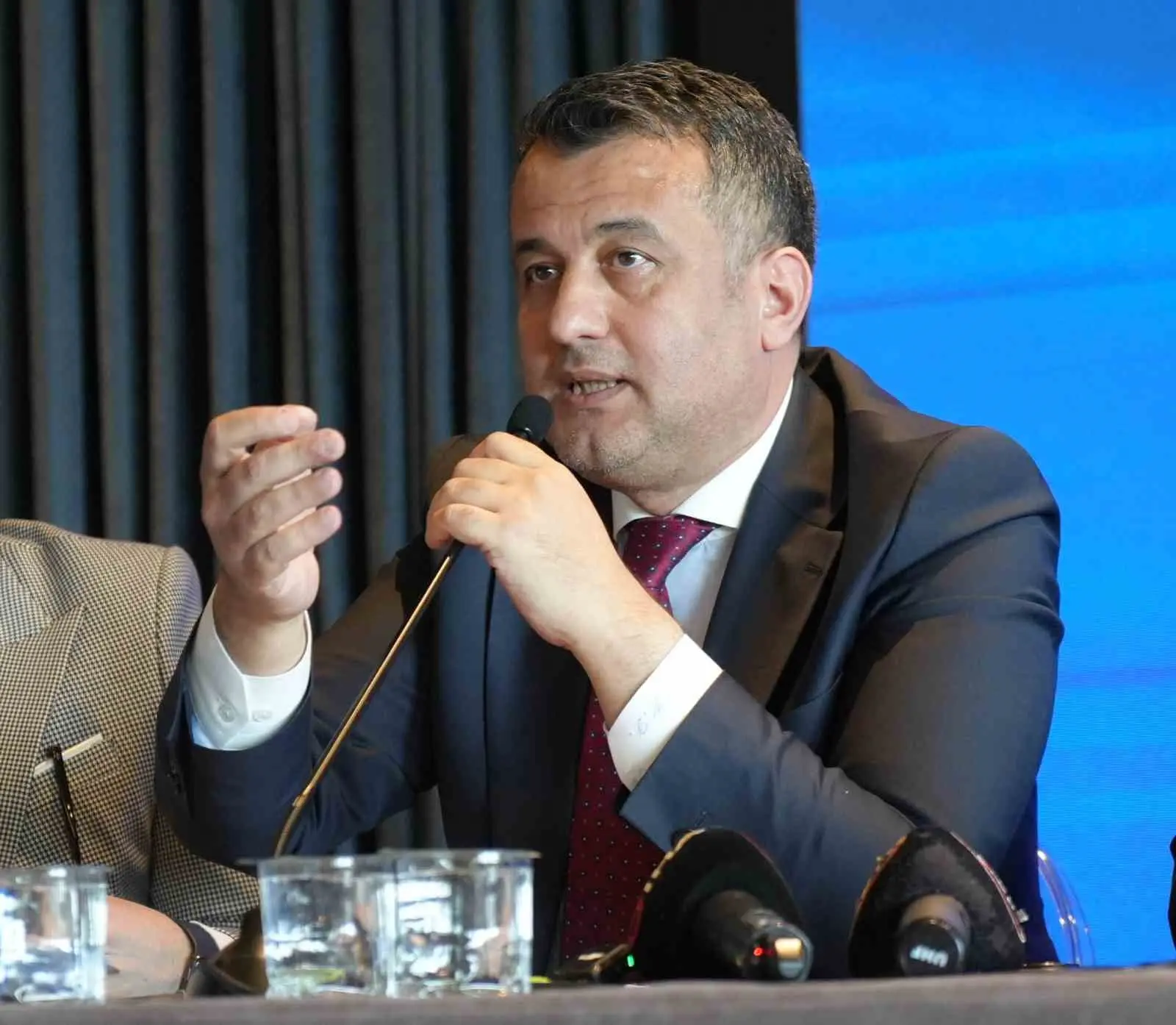 Samsun Büyükşehir Belediye(SBB) Başkanı Halit Doğan, meclis toplantısında Türkiye’de ilk