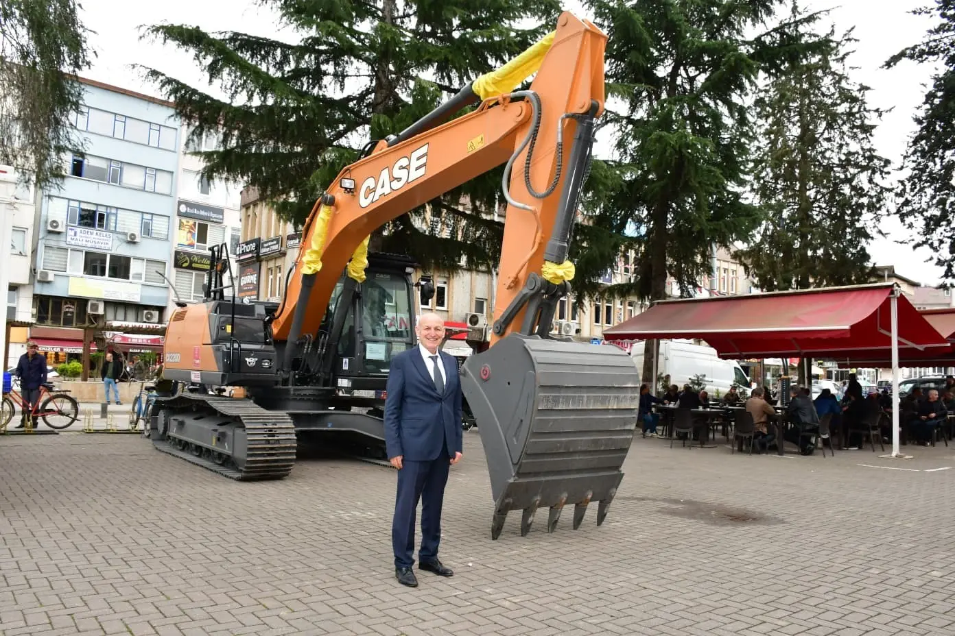 Samsun’un Terme Belediye Başkanı Şenol Kul, “Bahanelerin arkasına değil, makinelerimizin