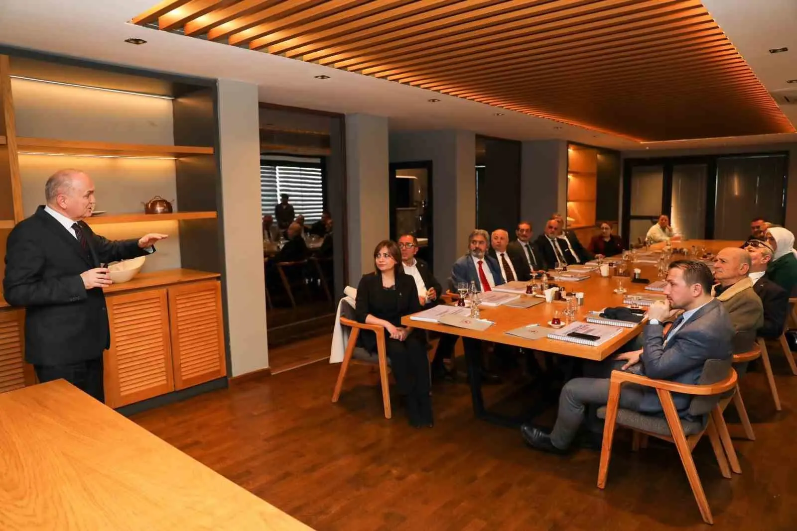 DÜZCE(İHA) – Düzce Belediye Başkanı Dr. Faruk Özlü, ildeki tüm