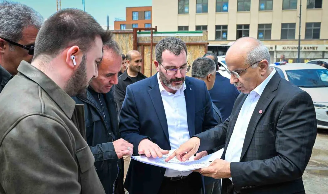 Malatya Büyükşehir Belediye Başkanı Sami Er, Söğütlü Camii inşaatındaki çalışmaları