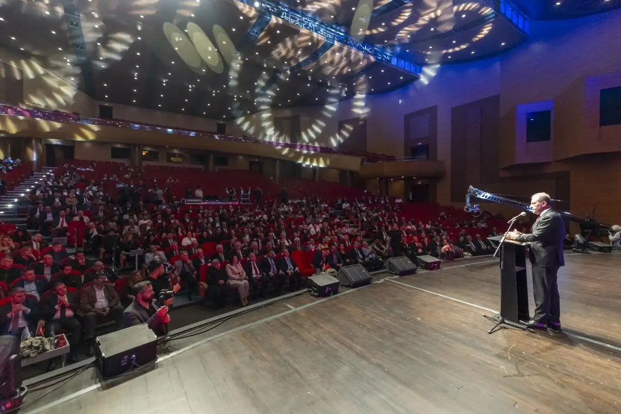 Mersin Büyükşehir Belediye Başkanı Vahap Seçer, Mersin’in marka kent olma