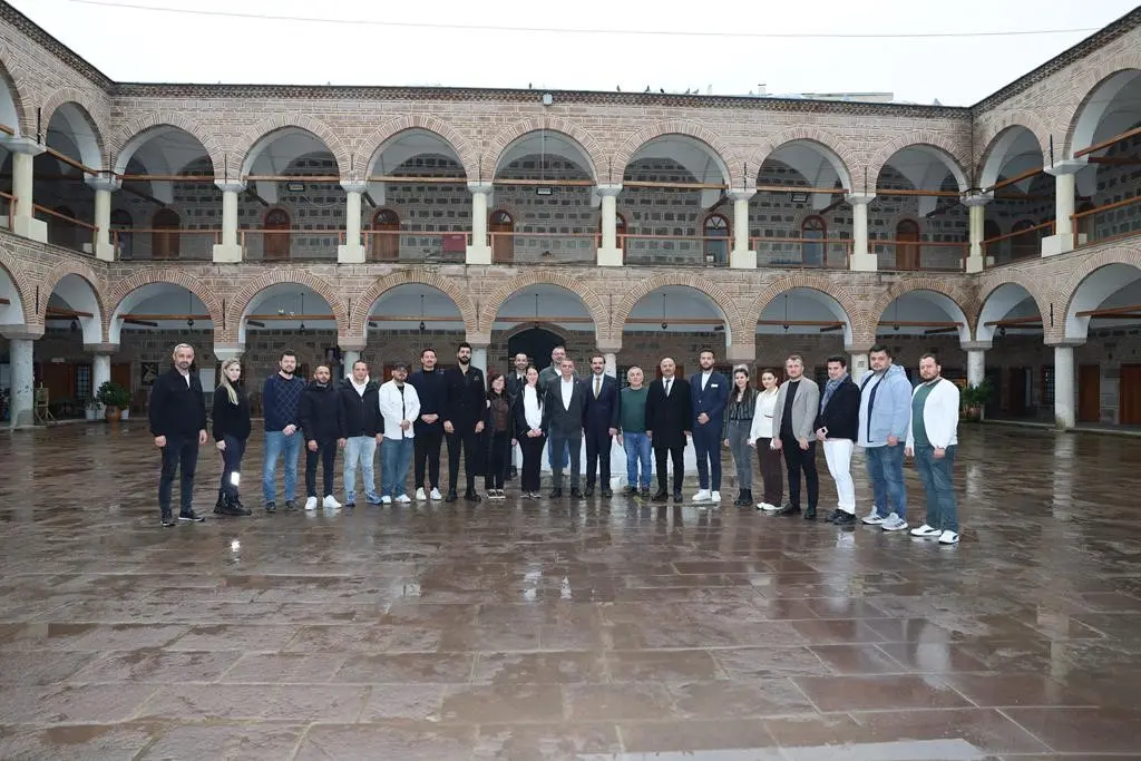 Şehzadeler Belediye Başkanı Hakan Şimşek, belediyeye bağlı dış hizmet birimlerini