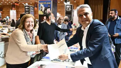 Muratpaşa Belediye Başkanı Ümit Uysal, Kepez Kitap Fuarı’nda gerçekleştirdiği “Güncel