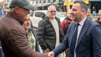 Kuşadası Belediye Başkan Vekili Tahsin Demirtaş, Plaj Taksi durağında çalışan