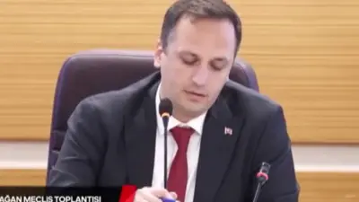 “Rüşvet, yolsuzluk ve görevi kötüye kullanma” suçlarından tutuklanan, sorasında görevden