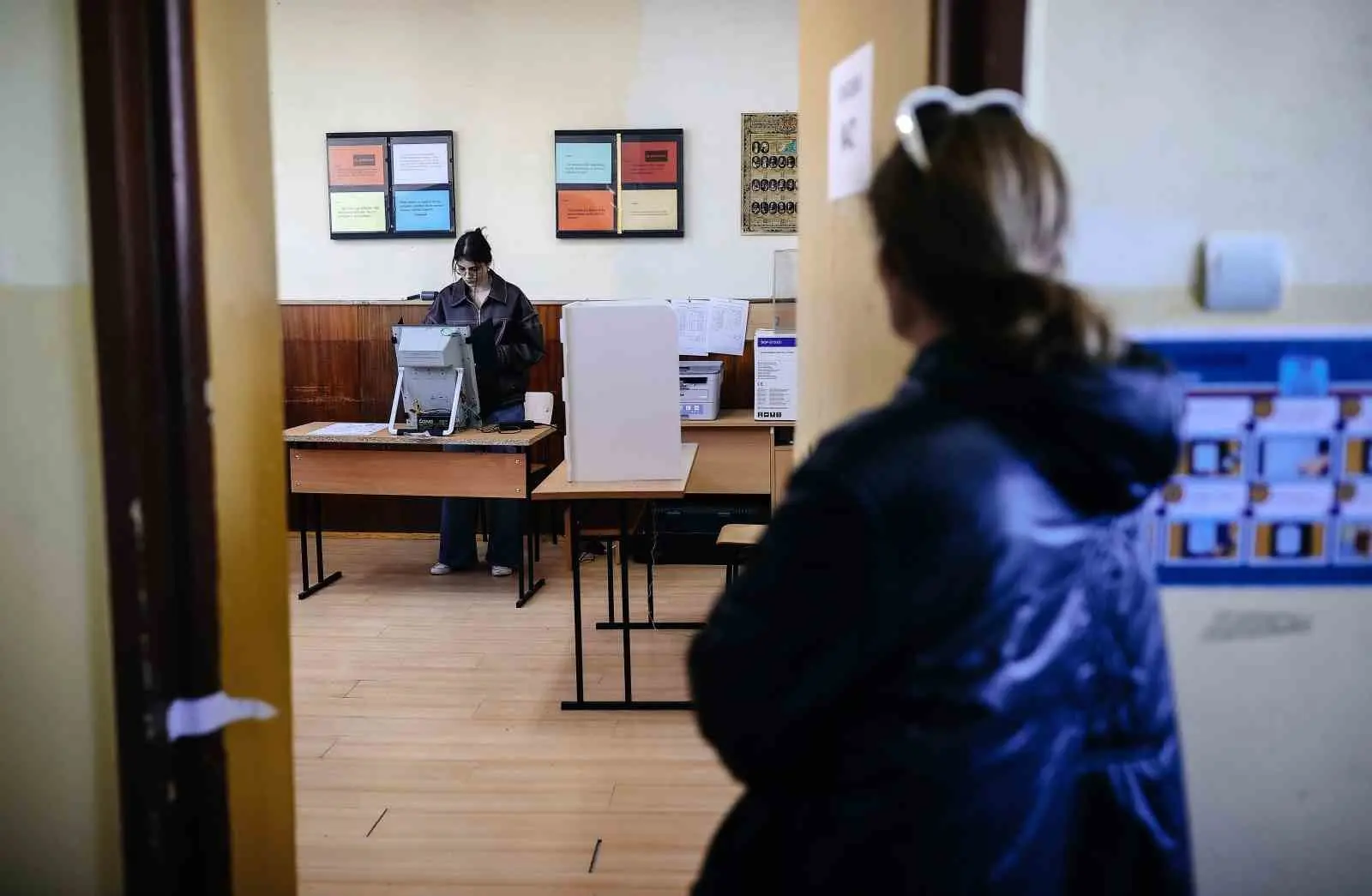 Bulgaristan’da dün gerçekleştirilen genel seçimin galibi, eski Cumhurbaşkanı Rumen Radev