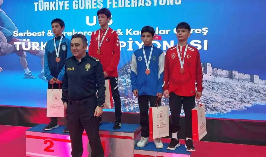 Türkiye Güreş Federasyonu tarafından Kars’ta düzenlenen U15 Türkiye Güreş Şampiyonası’nda