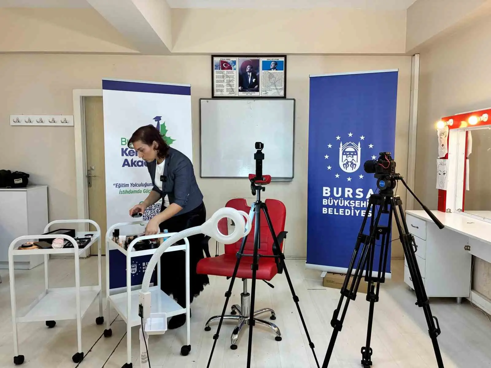 Bursa Büyükşehir Belediyesi bünyesinde faaliyet gösteren Bursa Kent Akademisi, eğitimde