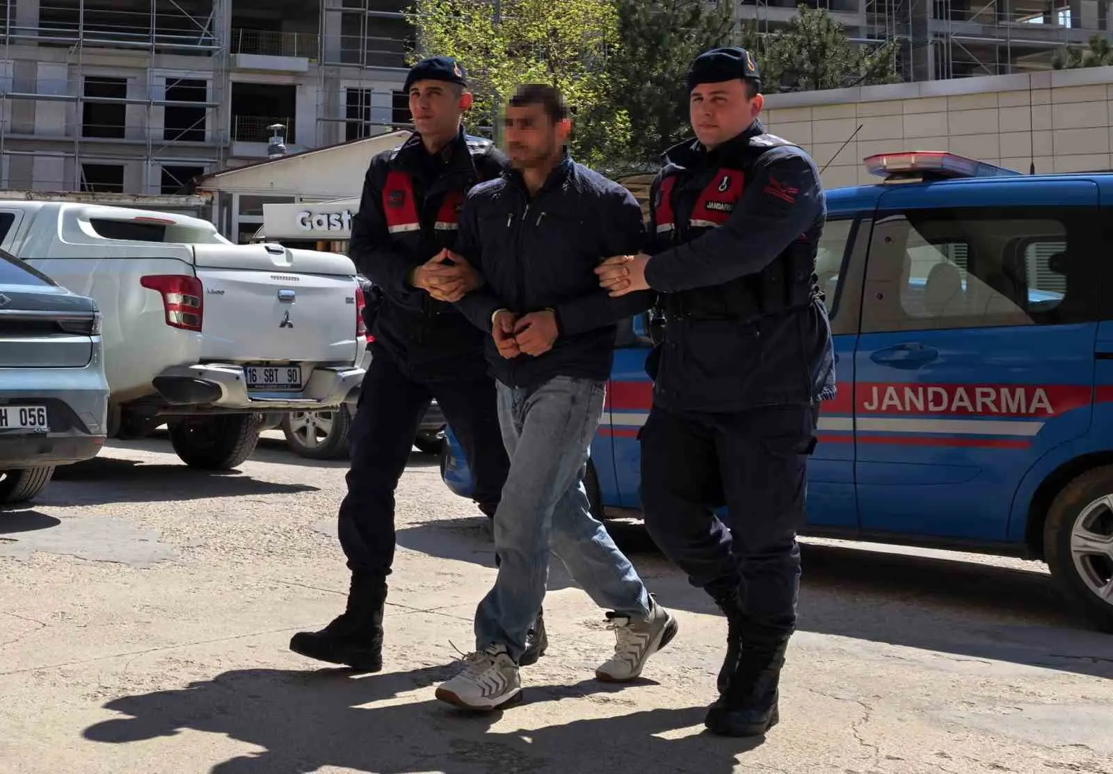 Bursa’nın İnegöl ilçesinde hakkında kesinleşmiş 17 yıl hapis cezası bulunan