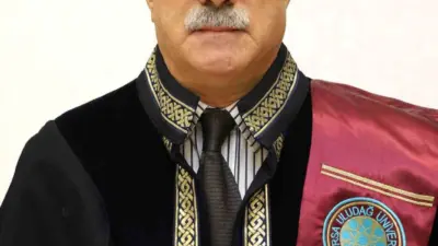 Bursa Uludağ Üniversitesi Fen-Edebiyat Fakültesi Sanat Tarihi Bölümü öğretim üyelerinden