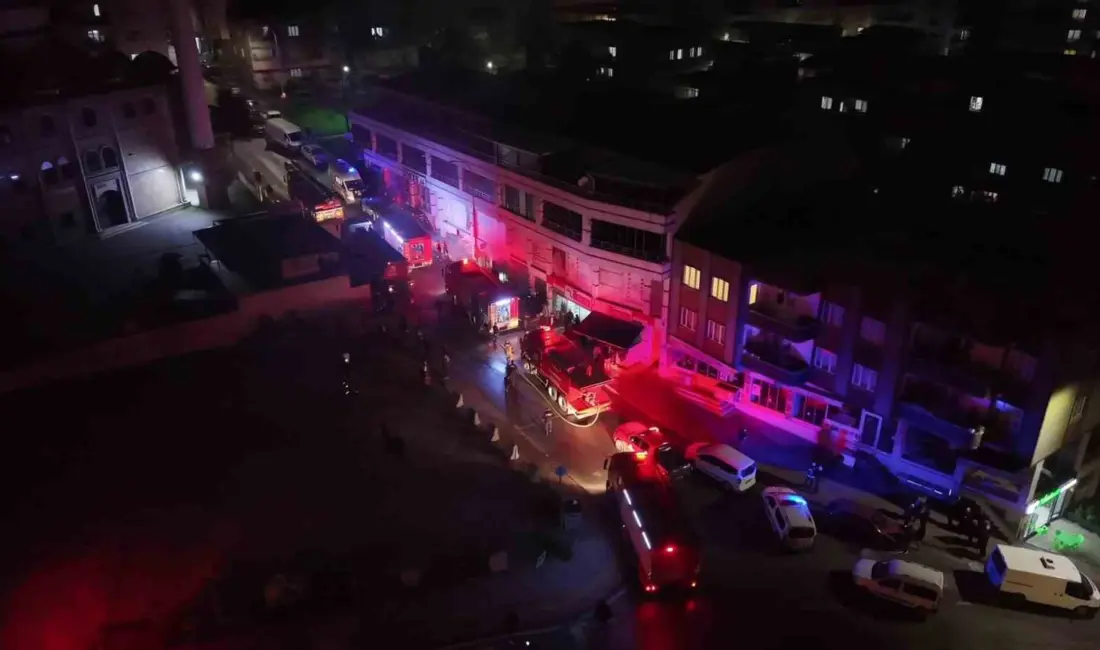 Bursa’nın Yıldırım ilçesinde bulunan bir depoda çıkan yangın, itfaiye ekiplerinin