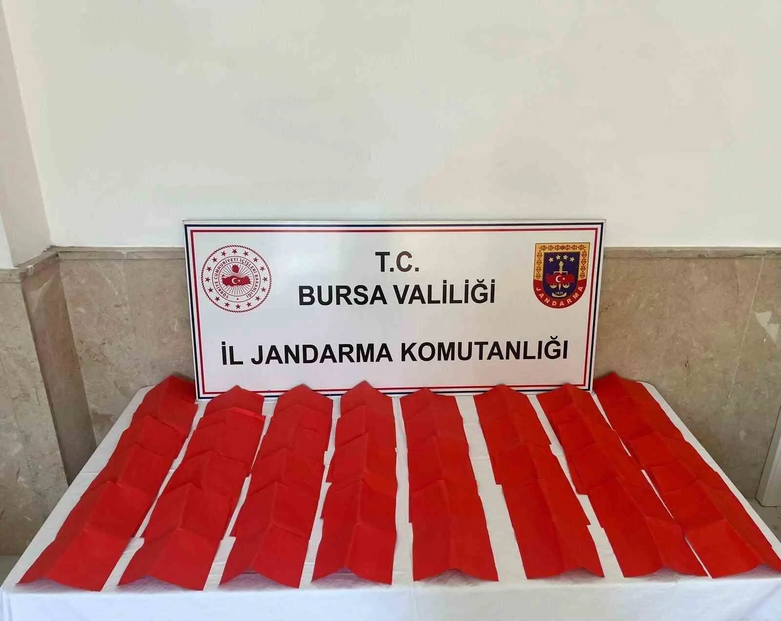 Bursa’da jandarma ekiplerinin uyuşturucuyla mücadele kapsamında yürüttüğü çalışmalar sonucu bir