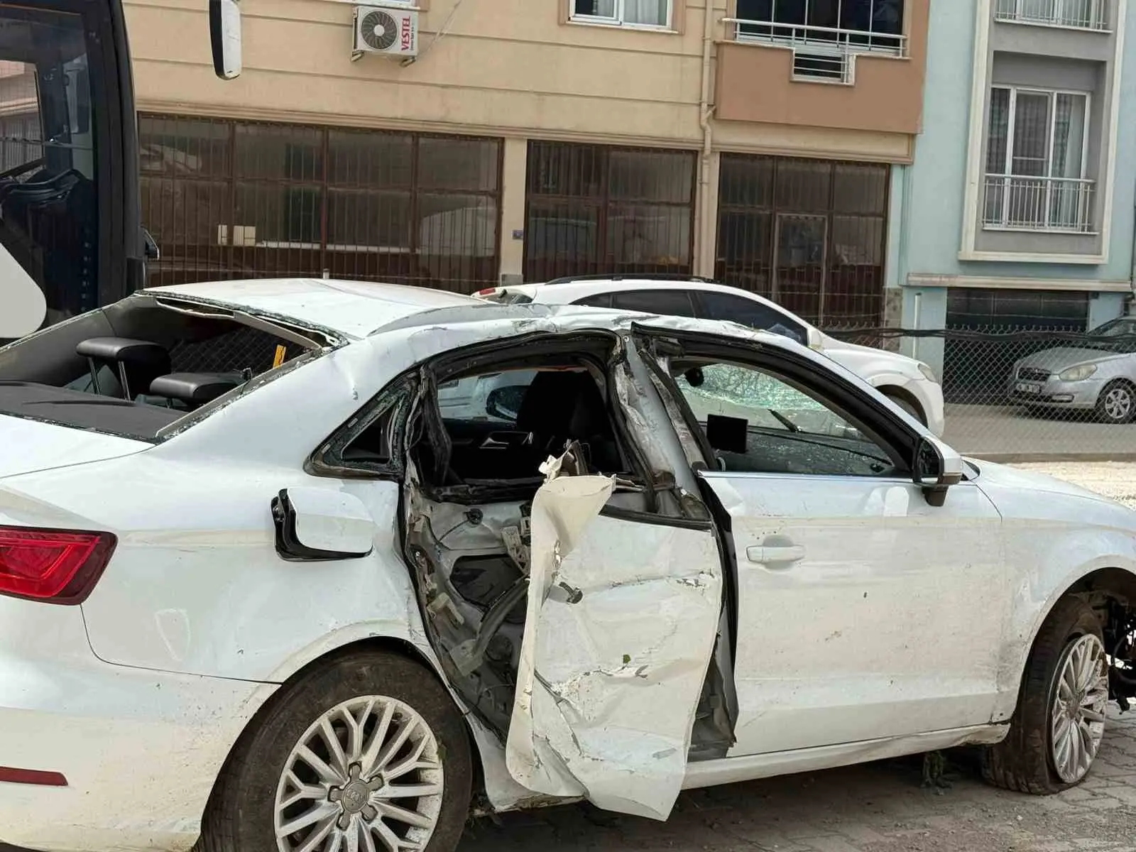 Bursa’nın Gemlik ilçesine bağlı Kumla Mahallesi’nde gece geç saatlerde meydana
