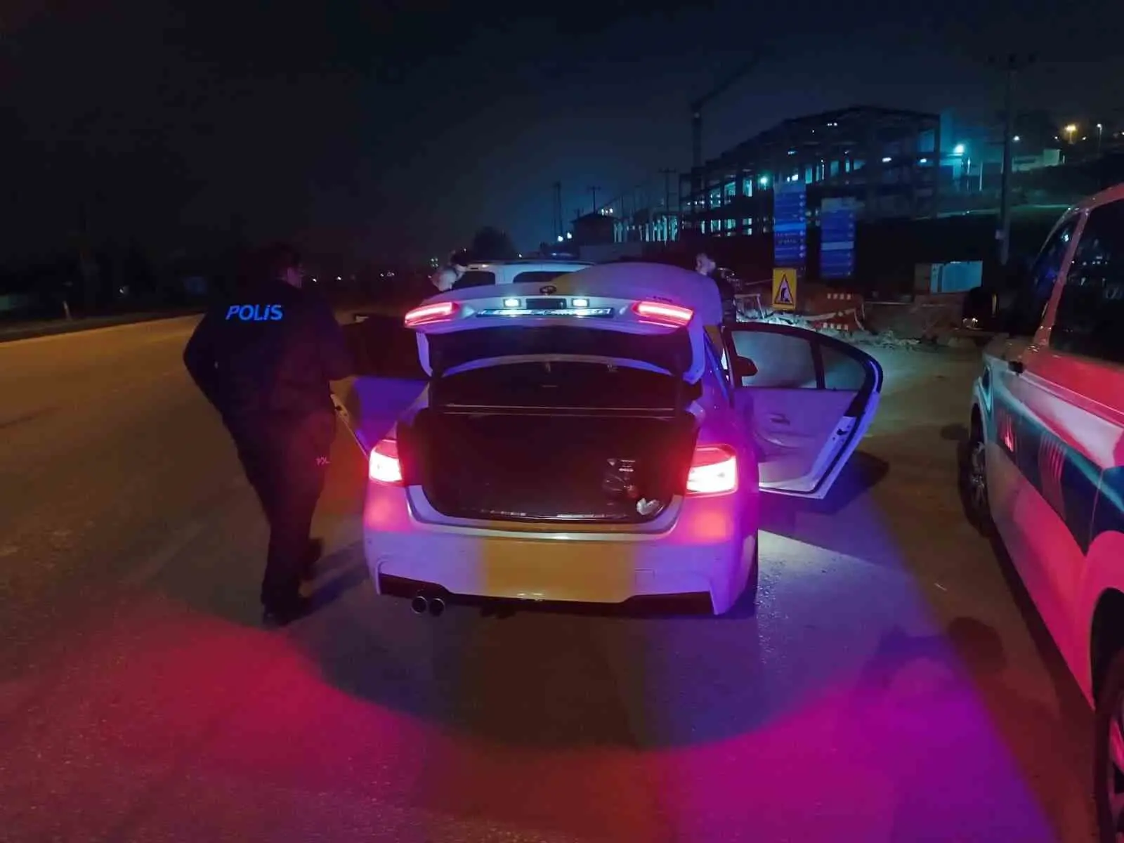 Bursa’da iki kişi arasında çıkan tartışma, silahlı saldırıya dönüştü. Şüpheli,