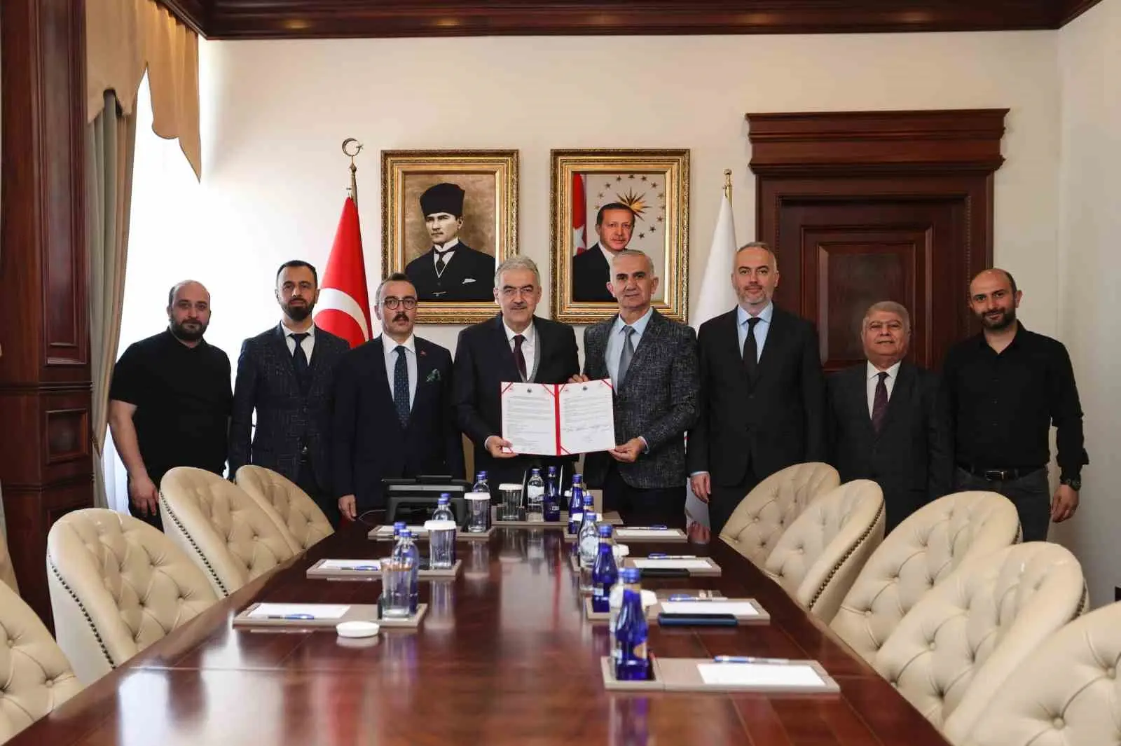 Bursa Valisi Erol Ayyıldız, İnegöl ilçesinde hayırsever desteğiyle yapılacak “4