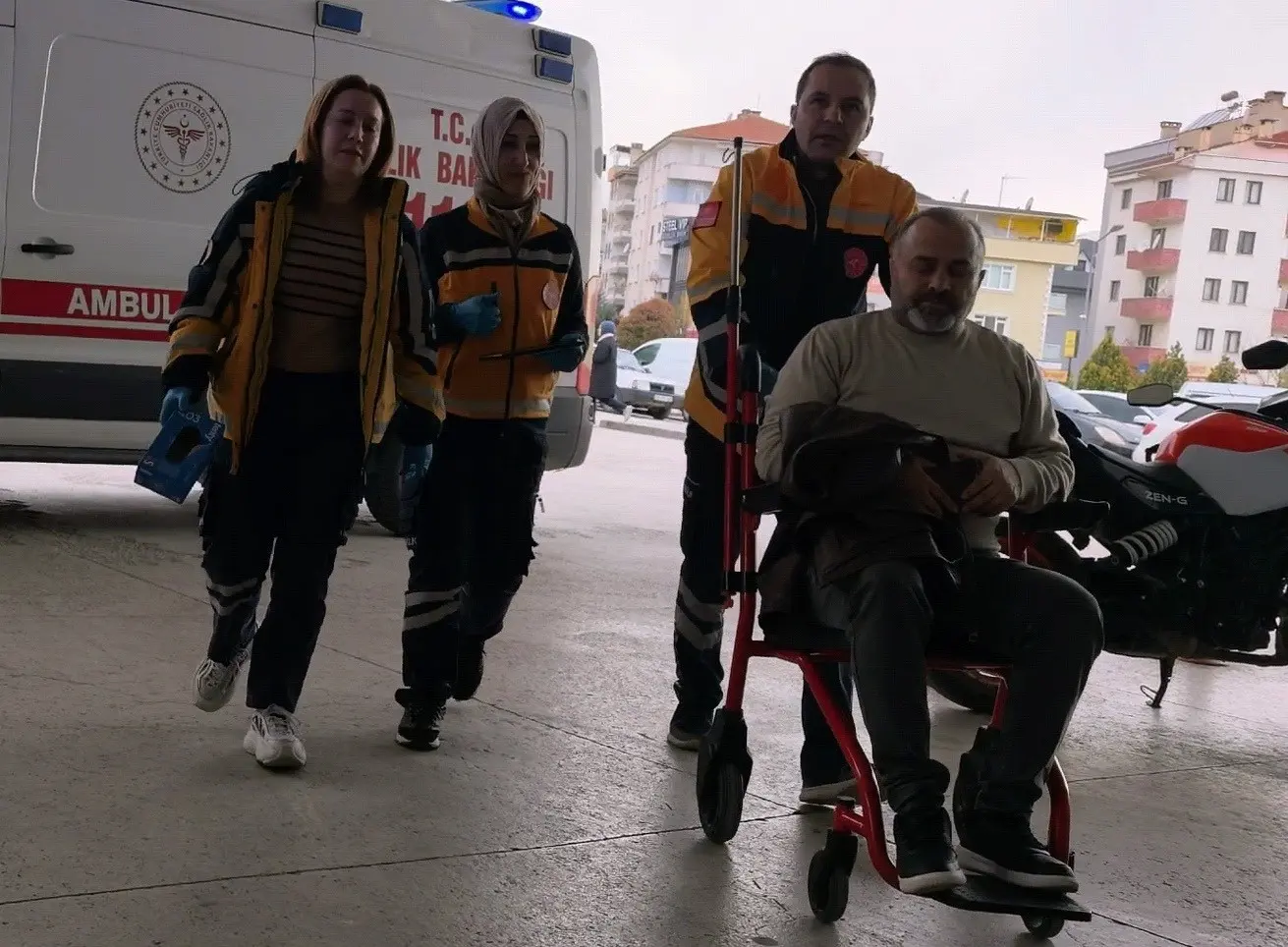 Bursa’nın İnegöl ilçesinde iki otomobilin çarpışması sonucu meydana gelen tarafik