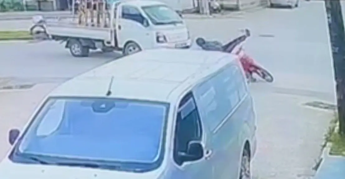 Bursa’nın İnegöl ilçesinde kamyonet ile motosikletin çarpıştığı kazada 1 kişi