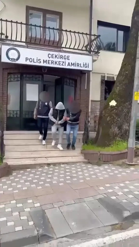 Bursa İl Emniyet Müdürlüğü ekipleri tarafından yapılan operasyonlarla, haklarında kesinleşmiş