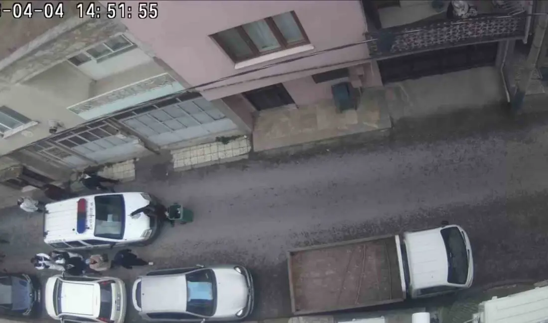 Bursa’da 40 yıllık eşi olan emekli polis memurunu satır ve