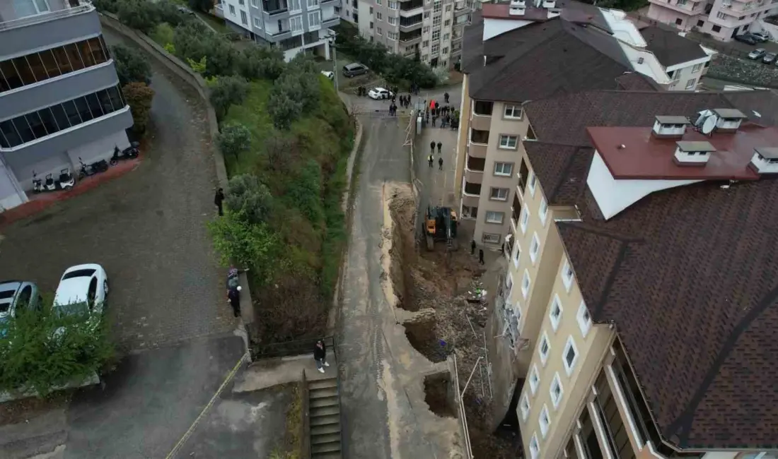 Bursa’nın Mudanya ilçesinde etkili olan yağışın ardından çöken istinat duvarının