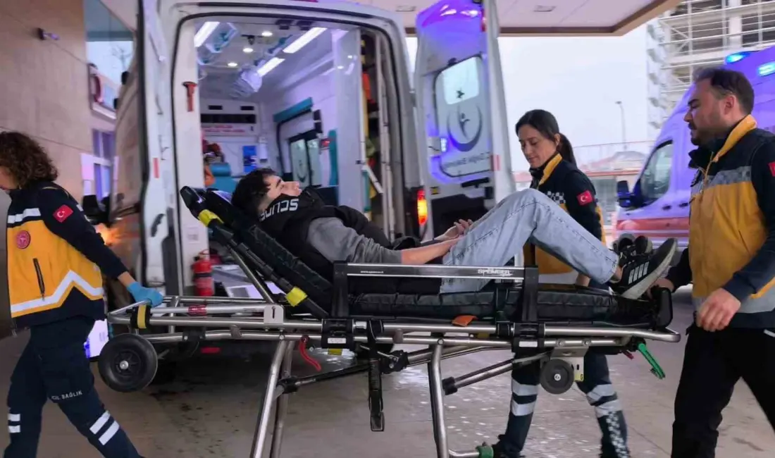 Bursa’nın İnegöl ilçesinde kontrolden çıkarak devrilen motosiklette bulunan 1’i çocuk