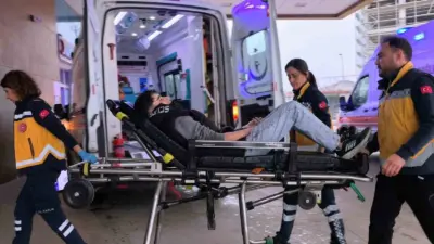 Bursa’nın İnegöl ilçesinde kontrolden çıkarak devrilen motosiklette bulunan 1’i çocuk